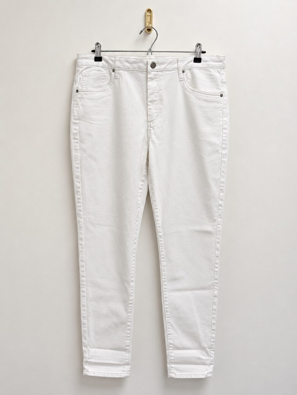 Hybrid & Company White Jeans
